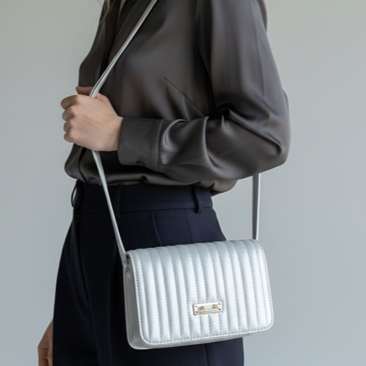 KARLA CHACON - Bolso Cartera Manos Libres Dama Mujer Karla Chacon Baru