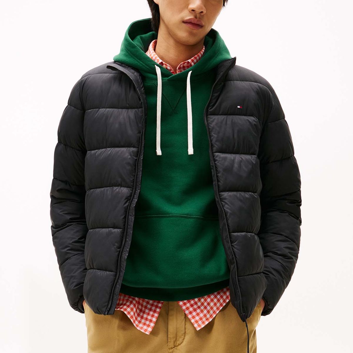 TOMMY HILFIGER - Chaqueta negra de cuello alto acolchada con logo Tommy Hilfiger