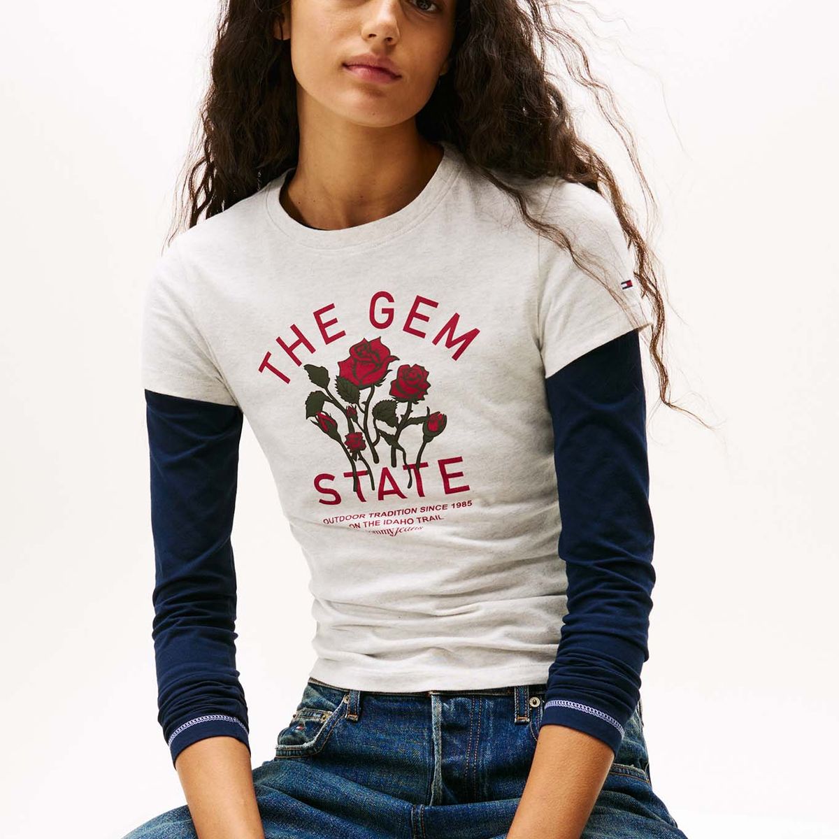 TOMMY HILFIGER - Camiseta gris slim con logo gráfico Tommy Jeans