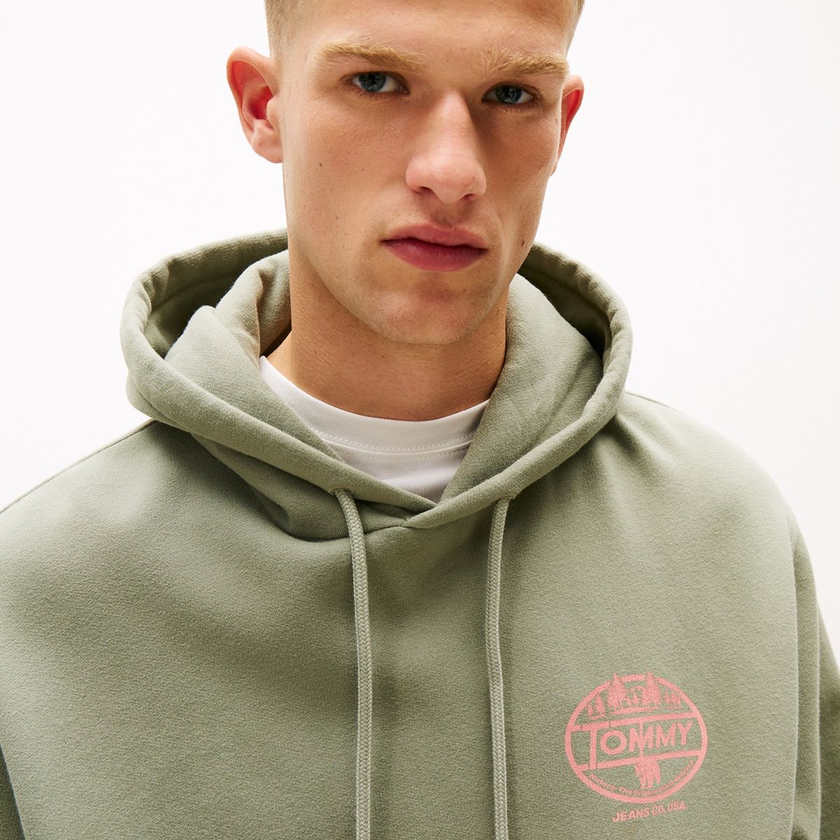 TOMMY HILFIGER - Buzo beige con capota y logo gráfico Tommy Jeans