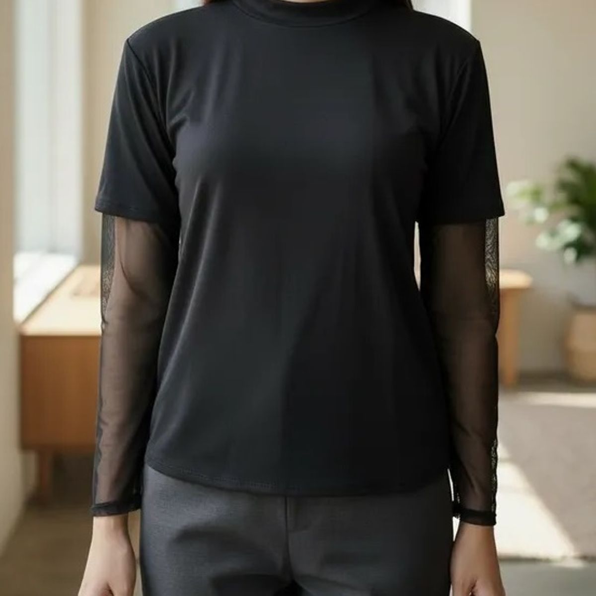 VIA7 - Espectacular blusa Camiseta de moda Negra Licra y Mangas de Malla Transparente