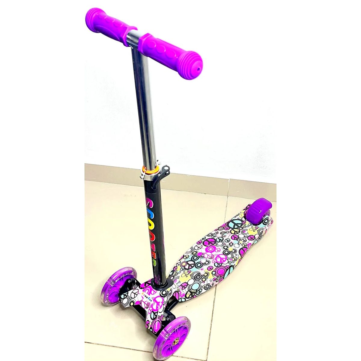 GENERICO - Patineta Scooter Estampados Paz y Amor Llenos De Color  para niños de 3 a 12 años