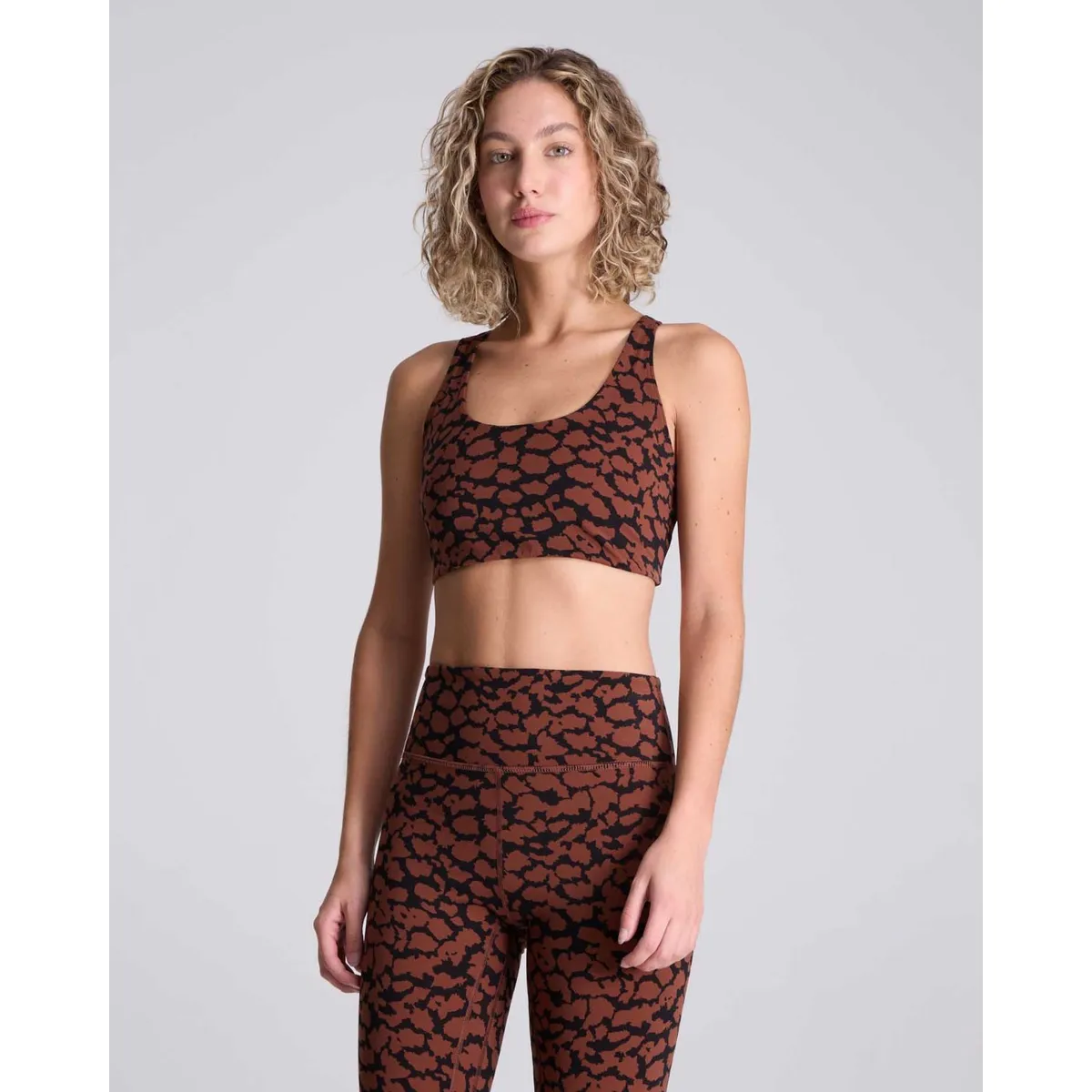 ATMOS - Top Deportivo Estampado  Para Mujer Café Atmos