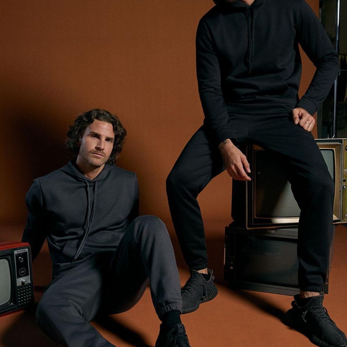 DIANE & GEORDI - BusoGO01L4