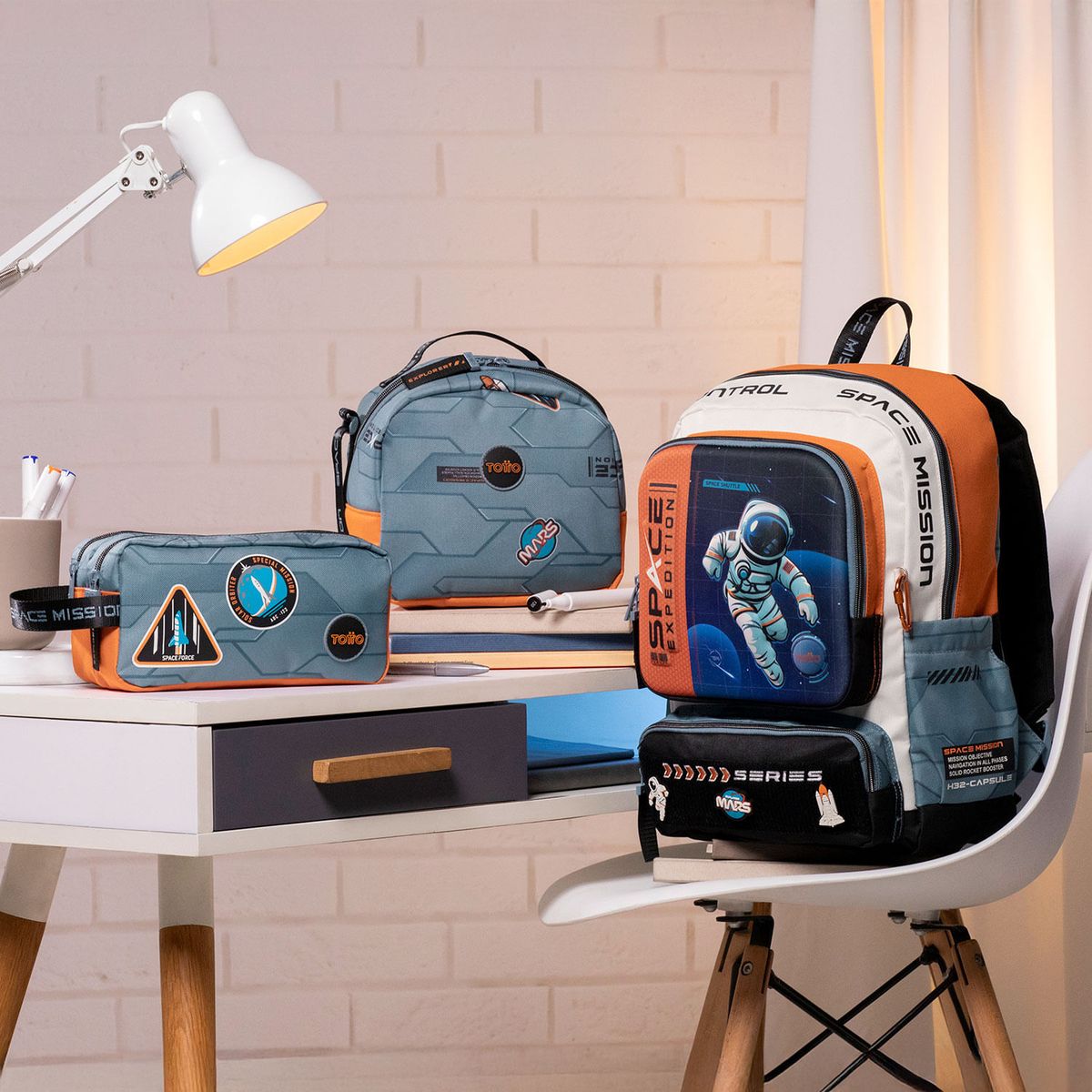 TOTTO - Combo Escolar Morral Mediano Gemini + Lonchera y Cartuchera