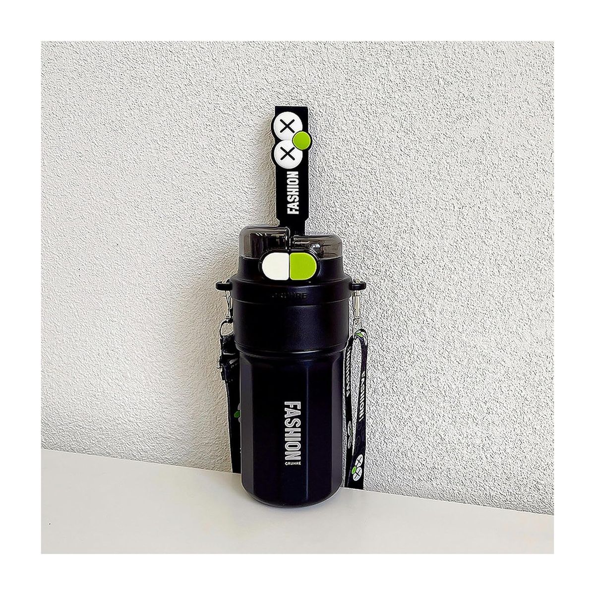 GENERICO - Termo Personalizado con Diseño de Ojos y Aislamiento Térmico Negro
