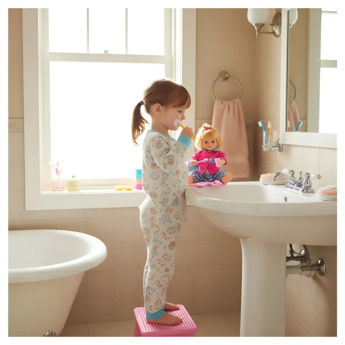 GENERICO - Muñeca Interactiva Hora De Lavarse Los Dientes