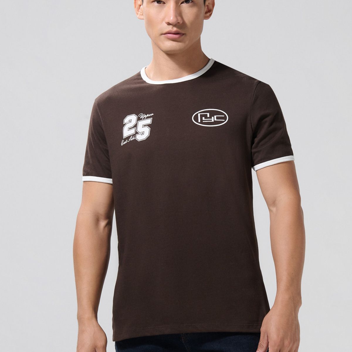 KOAJ - KOAJ Camiseta manga corta  estampado en frente estilo colleg Hombre