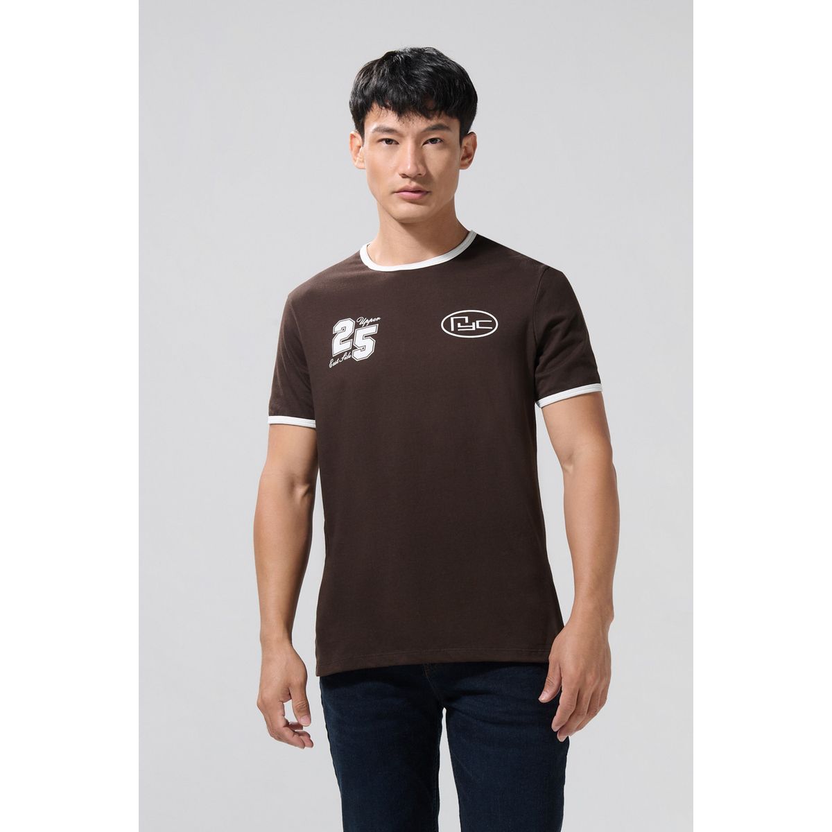 KOAJ - KOAJ Camiseta manga corta  estampado en frente estilo colleg Hombre