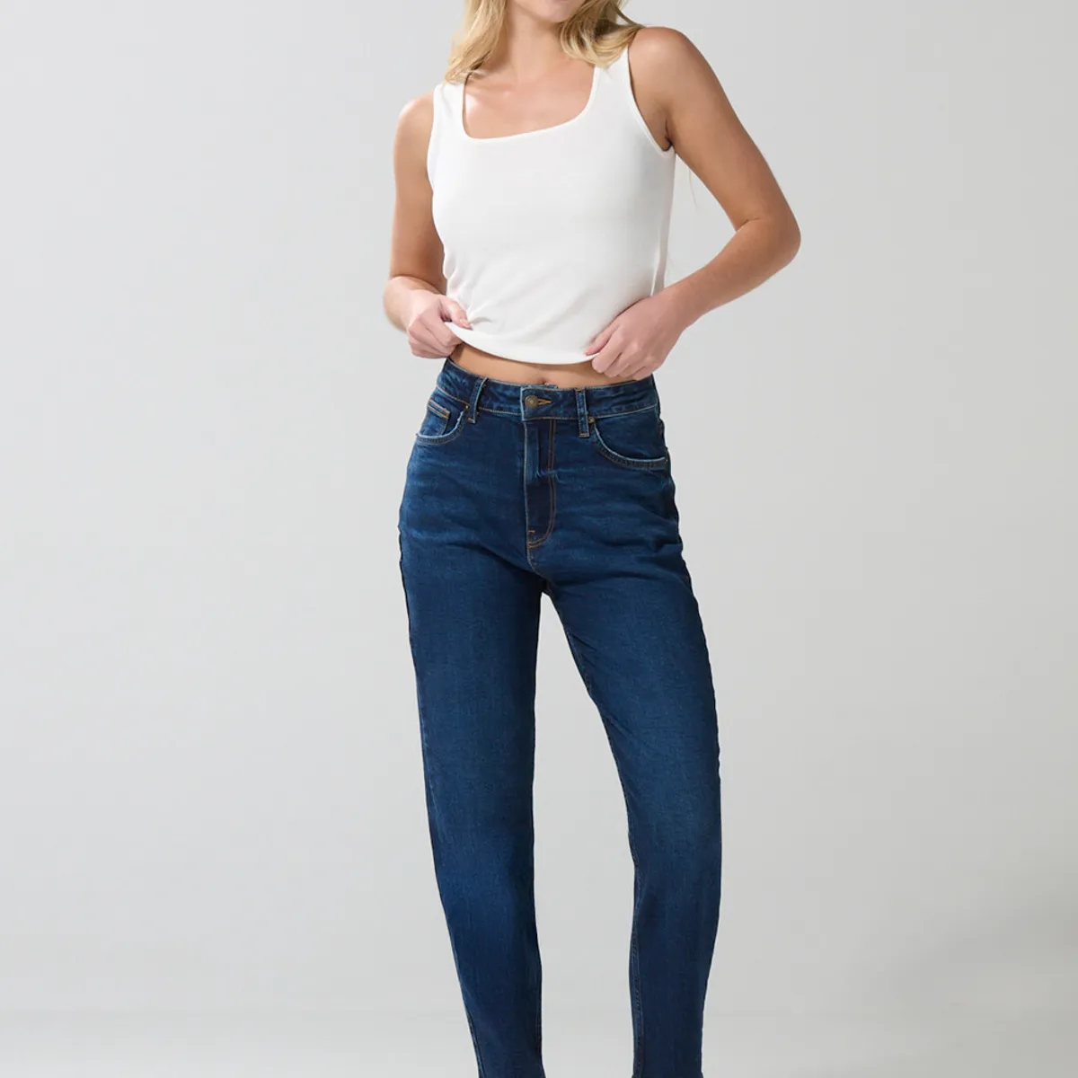 KOAJ - KOAJ Jean mom tiro súper alto azul con bota recta y bolsillo Mujer
