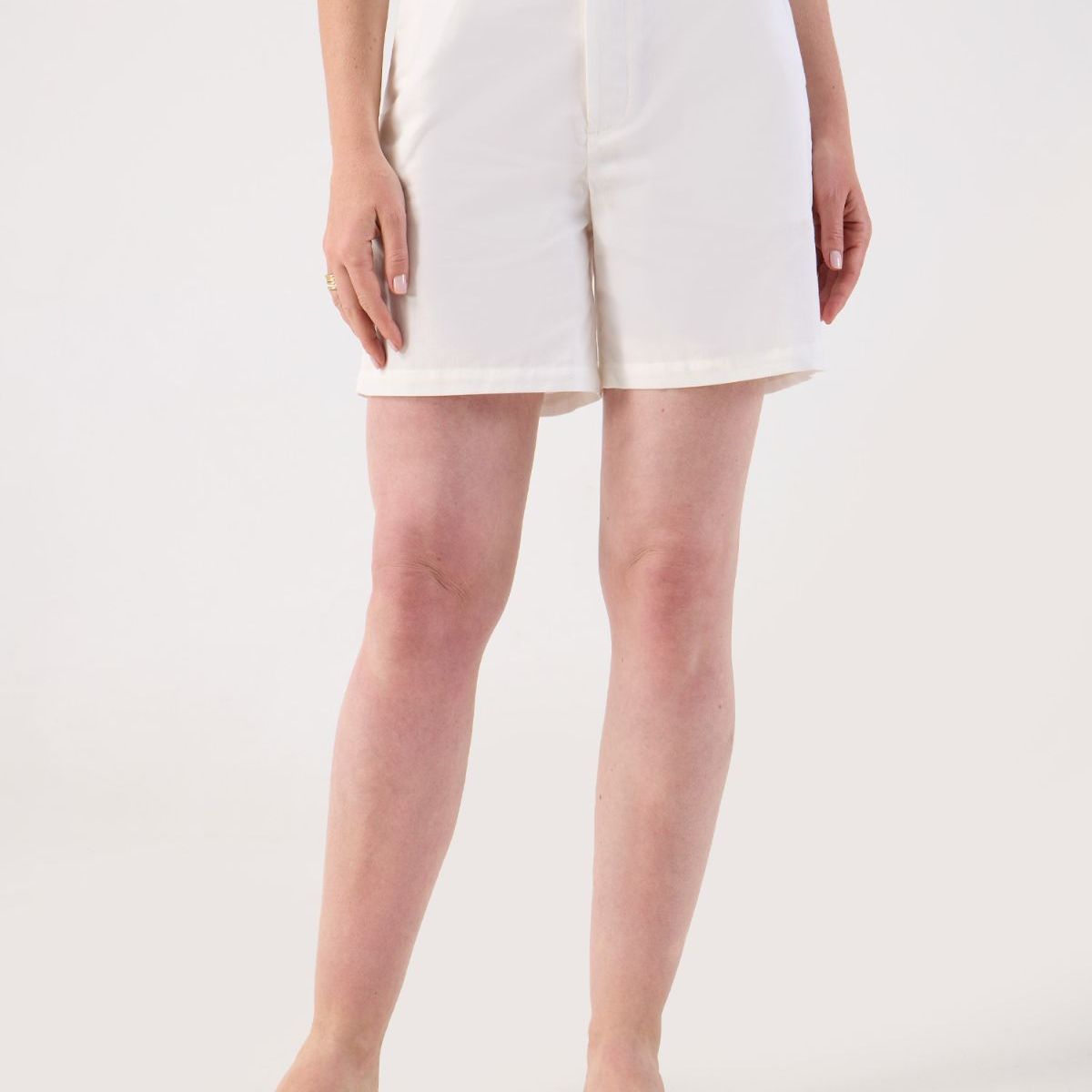 PATPRIMO - Bermuda  Para Mujer Regular Corto Color Blanco Marca Patprimo #30100399