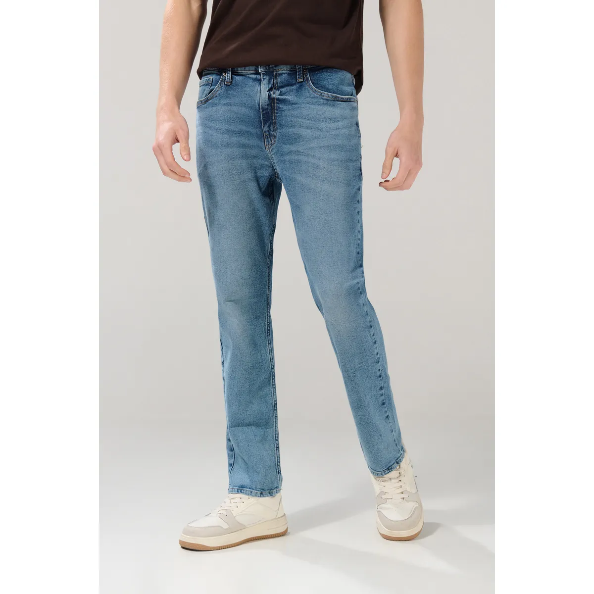 KOAJ - KOAJ Jean straight leg bota recta azul medio con tiro bajo Hombre