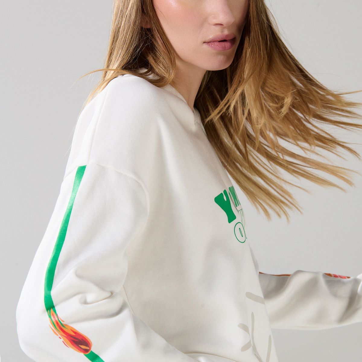 KOAJ - KOAJ Buzo cuello V oversize crema claro de Burger King Mujer