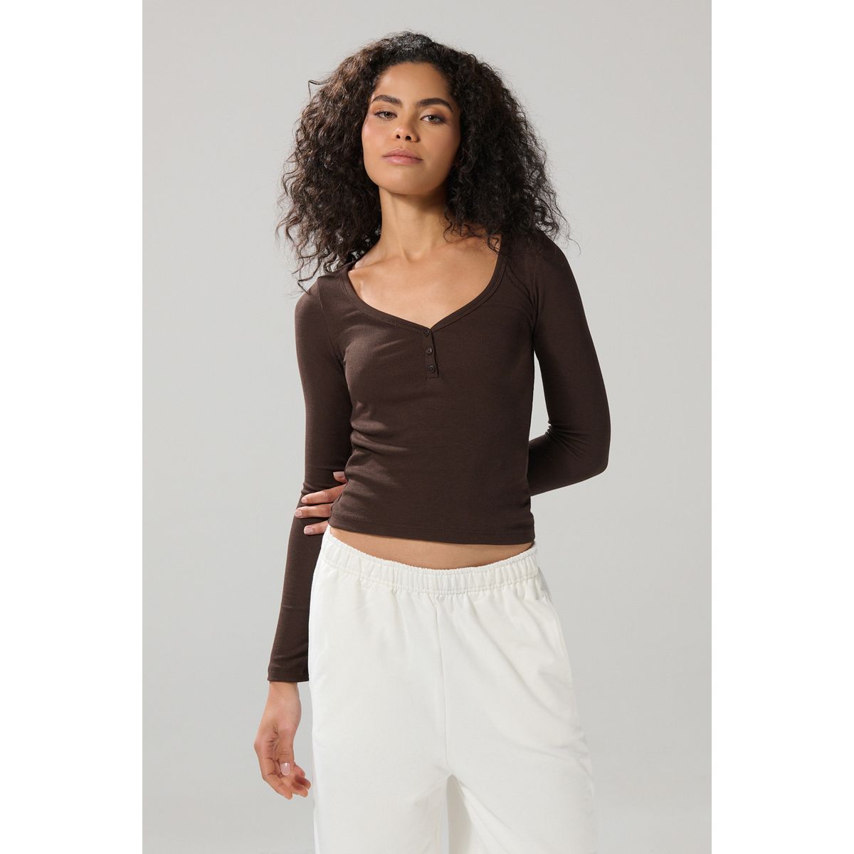 KOAJ - KOAJ Camiseta manga larga unicolor con cuelo V y botones Mujer