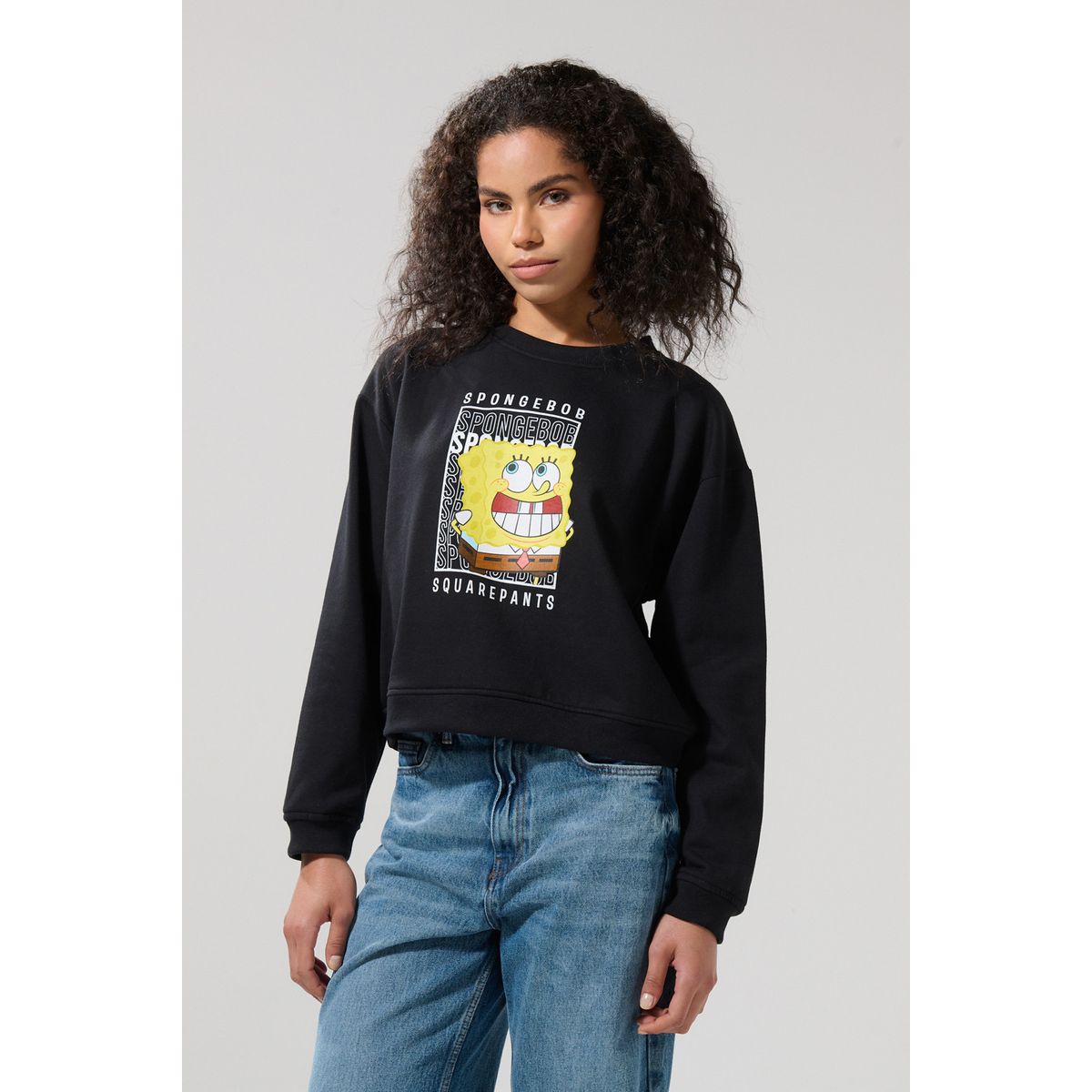 KOAJ - KOAJ Buzo negro cuello redondo con estampado de Bob Esponja Mujer