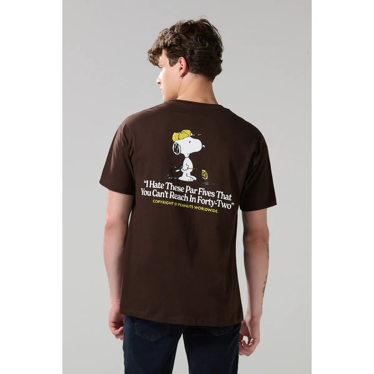 KOAJ Camiseta café oscura cuello redondo de Snoopy Hombre KOAJ ...
