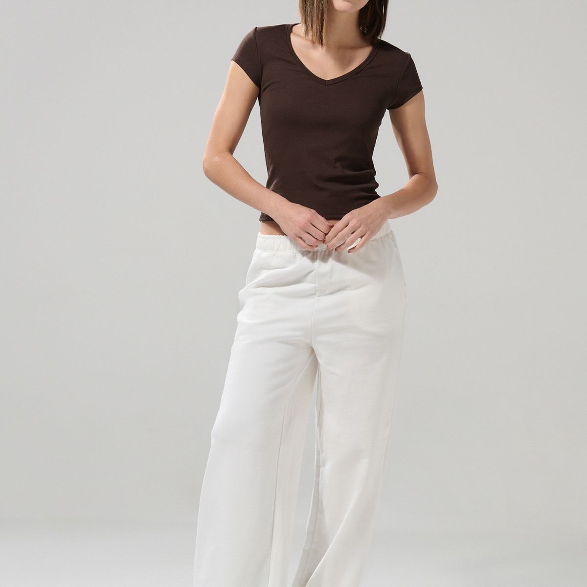 KOAJ - KOAJ Camiseta cuello V unicolor con texturas y manga corta Mujer