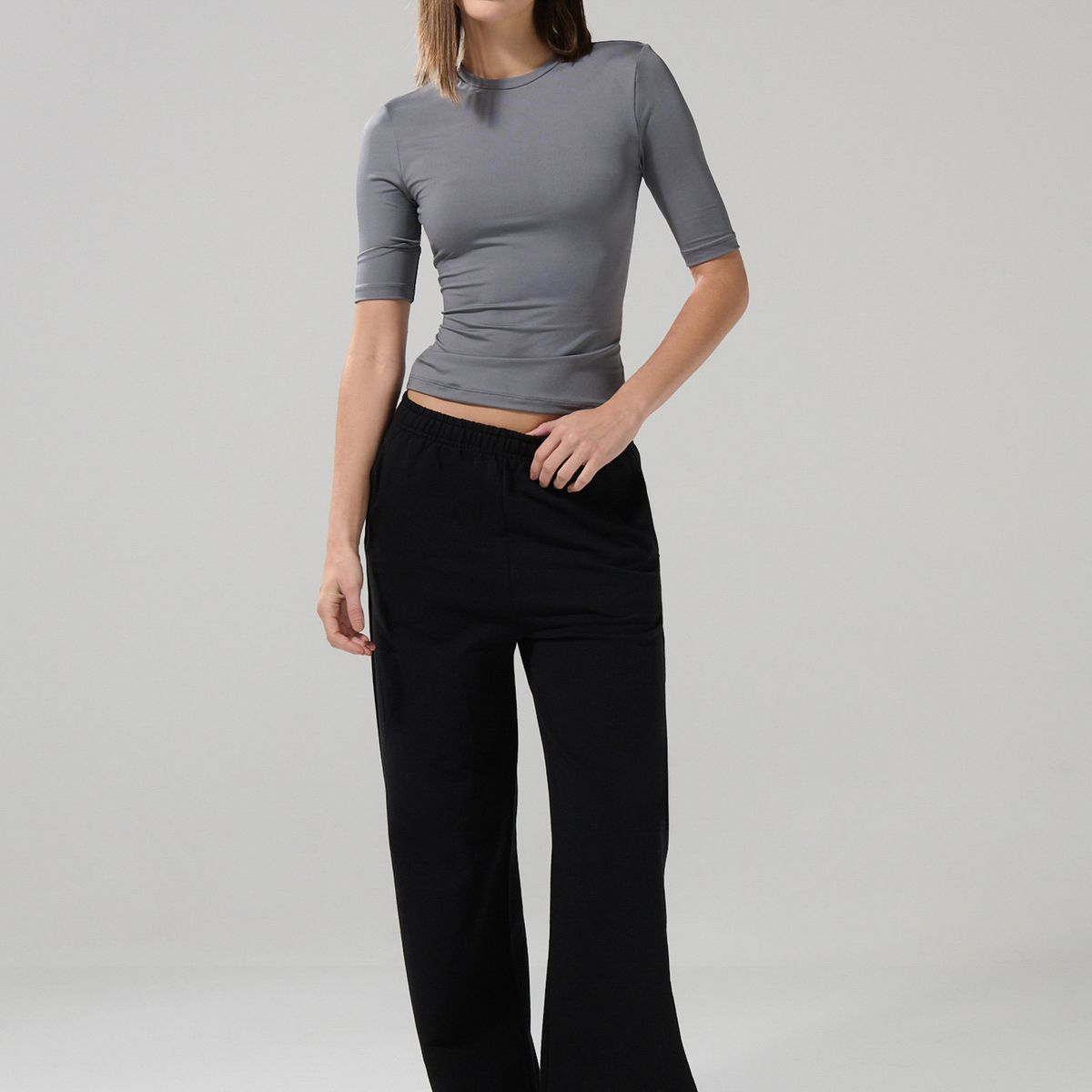 KOAJ - KOAJ Camiseta unicolor ajustada con cuello redondo y manga  Mujer