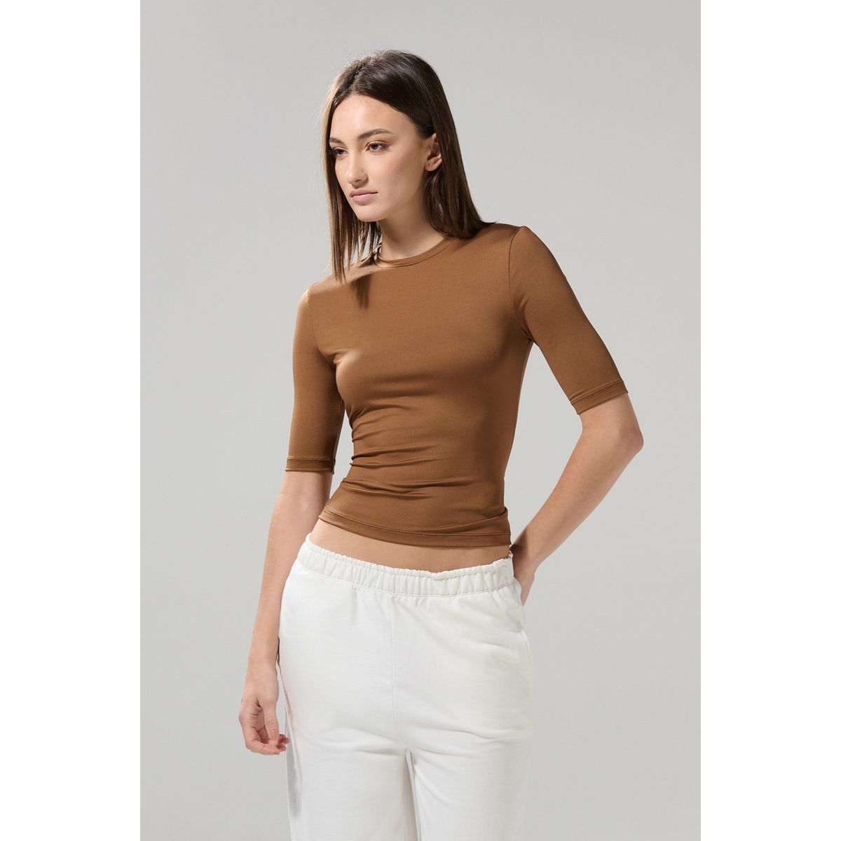 KOAJ - KOAJ Camiseta unicolor ajustada con cuello redondo y manga  Mujer