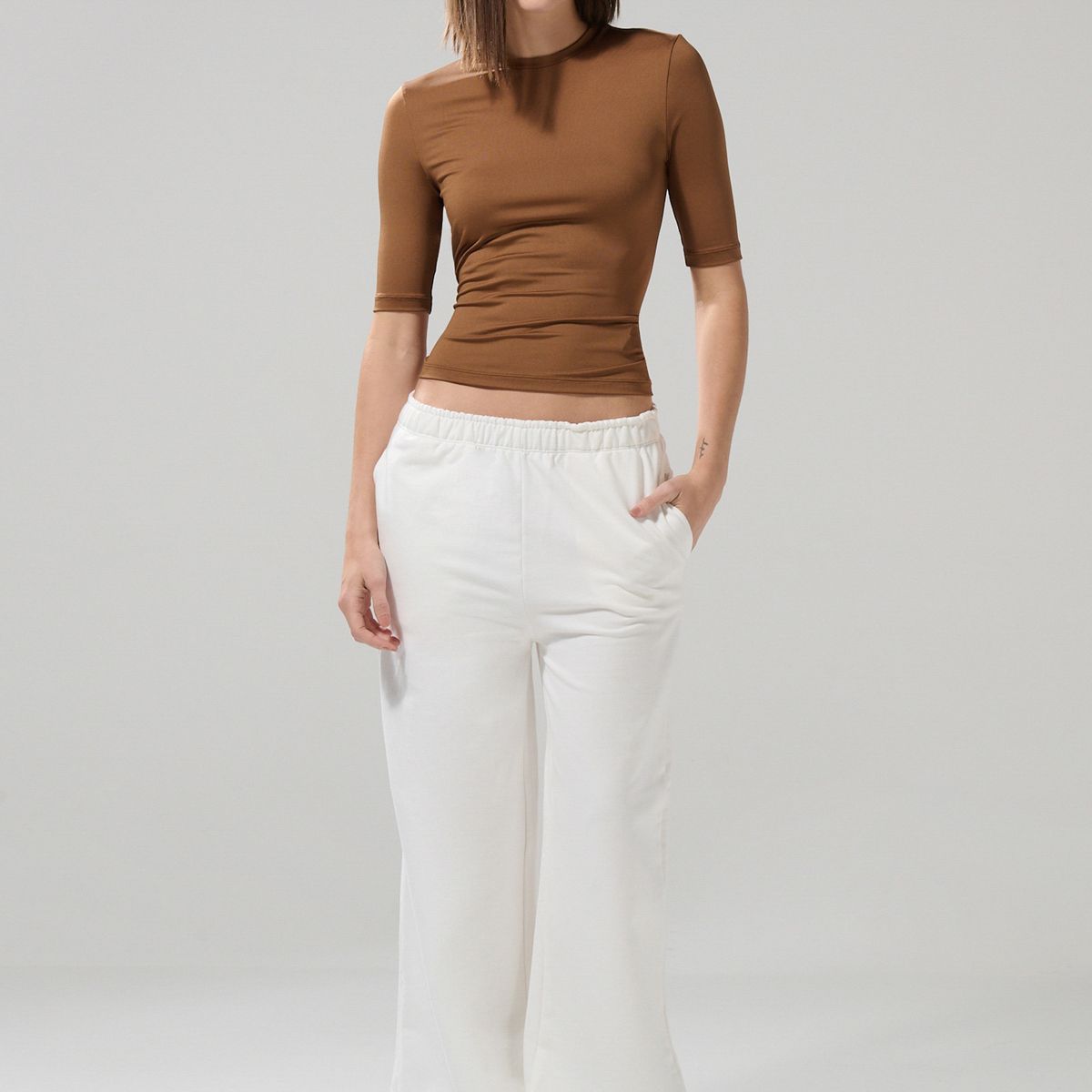 KOAJ - KOAJ Camiseta unicolor ajustada con cuello redondo y manga  Mujer