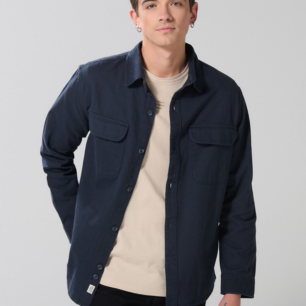 KOAJ - KOAJ Sobrecamisa unicolor con doble bolsillo y botones Hombre