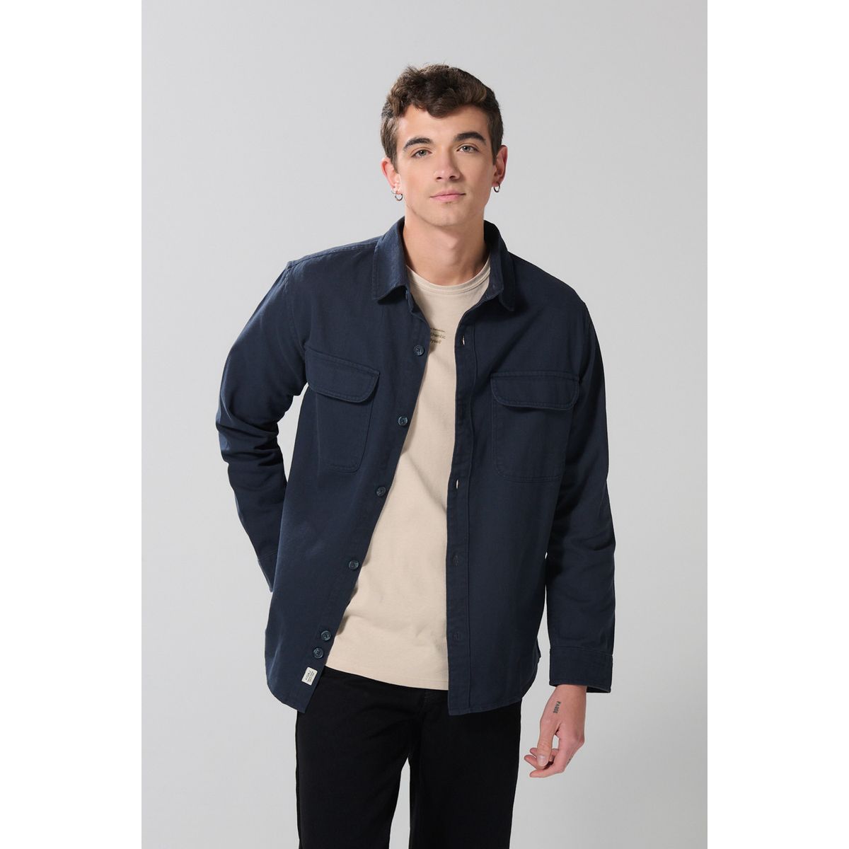 KOAJ - KOAJ Sobrecamisa unicolor con doble bolsillo y botones Hombre