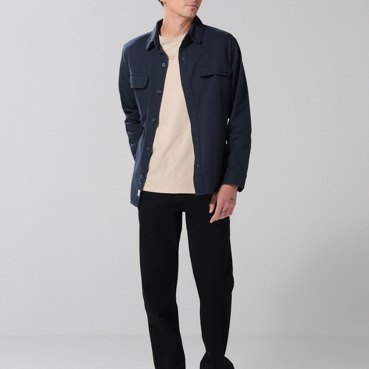 KOAJ - KOAJ Sobrecamisa unicolor con doble bolsillo y botones Hombre