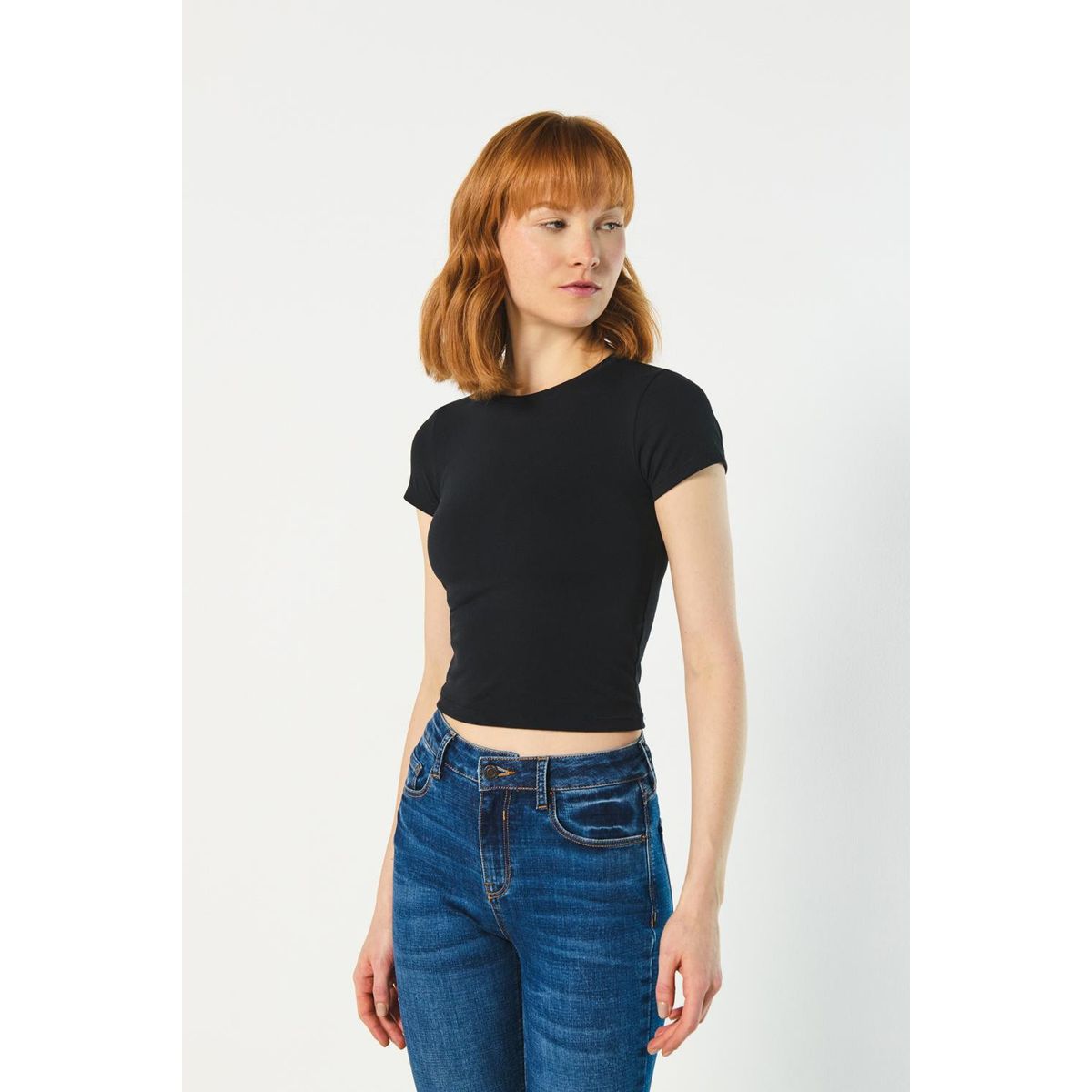 KOAJ - KOAJ Camiseta ajustada cuello redondo unicolor con manga cor Mujer