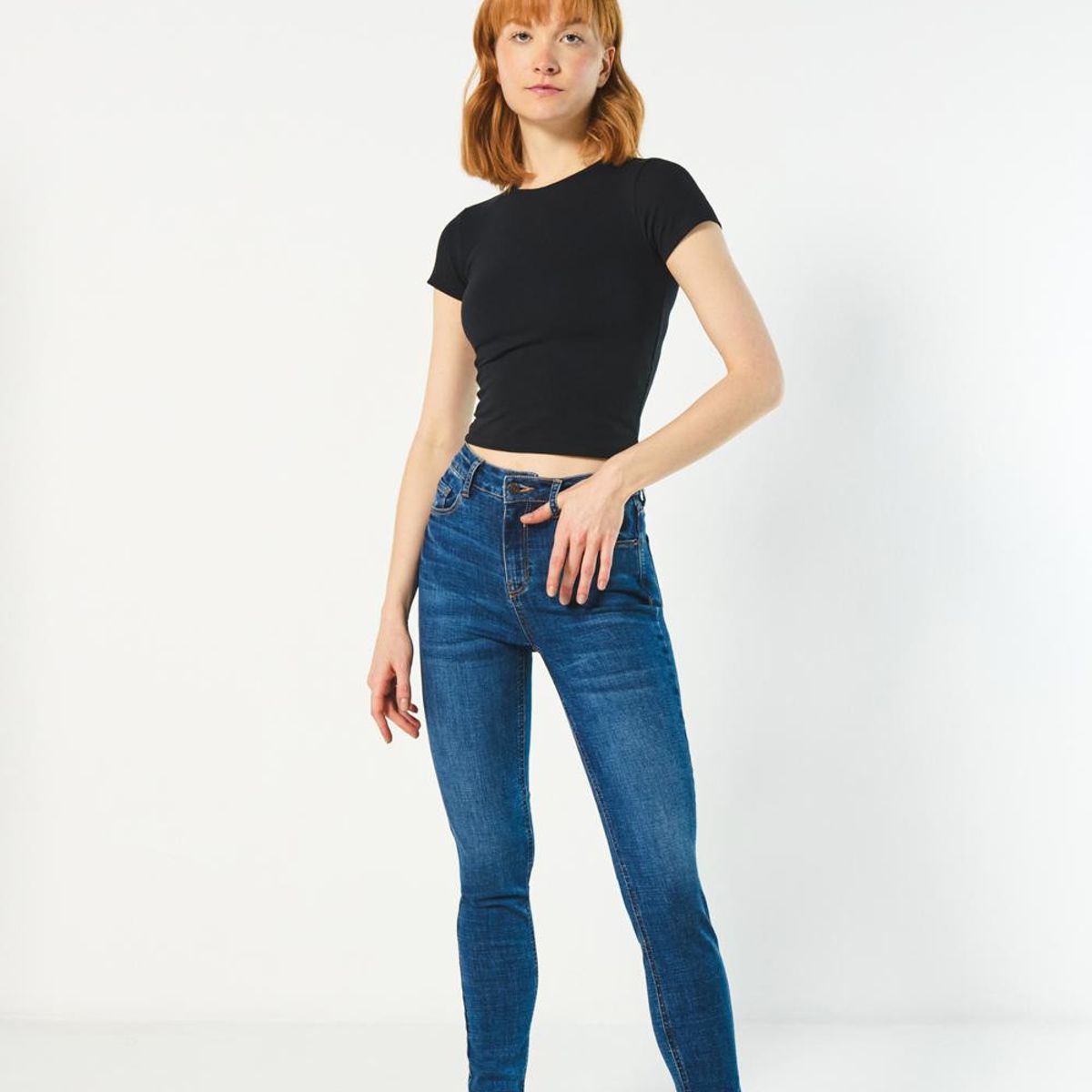 KOAJ - KOAJ Camiseta ajustada cuello redondo unicolor con manga cor Mujer