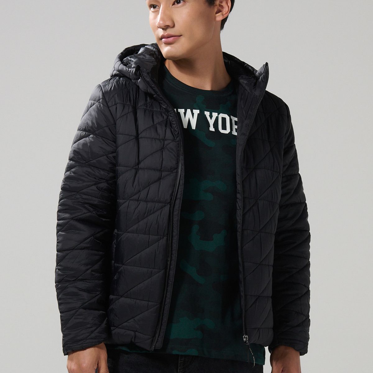 KOAJ - KOAJ Chaqueta acolchada con cuello alto y capota unicolor Hombre