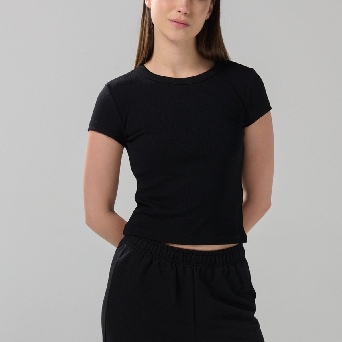 KOAJ - KOAJ Camiseta en rib ceñida unicolor con cuello redondo Mujer