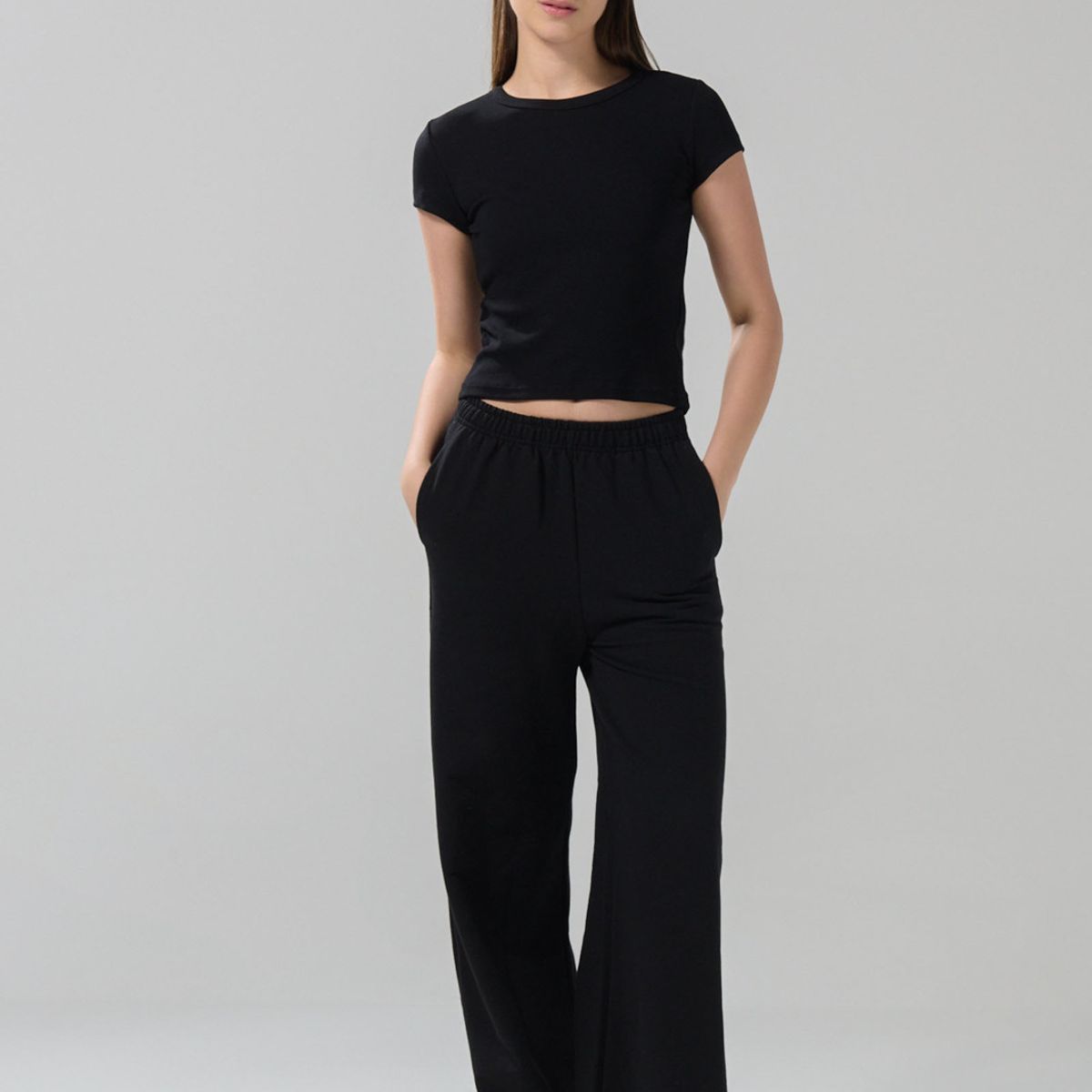 KOAJ - KOAJ Camiseta en rib ceñida unicolor con cuello redondo Mujer