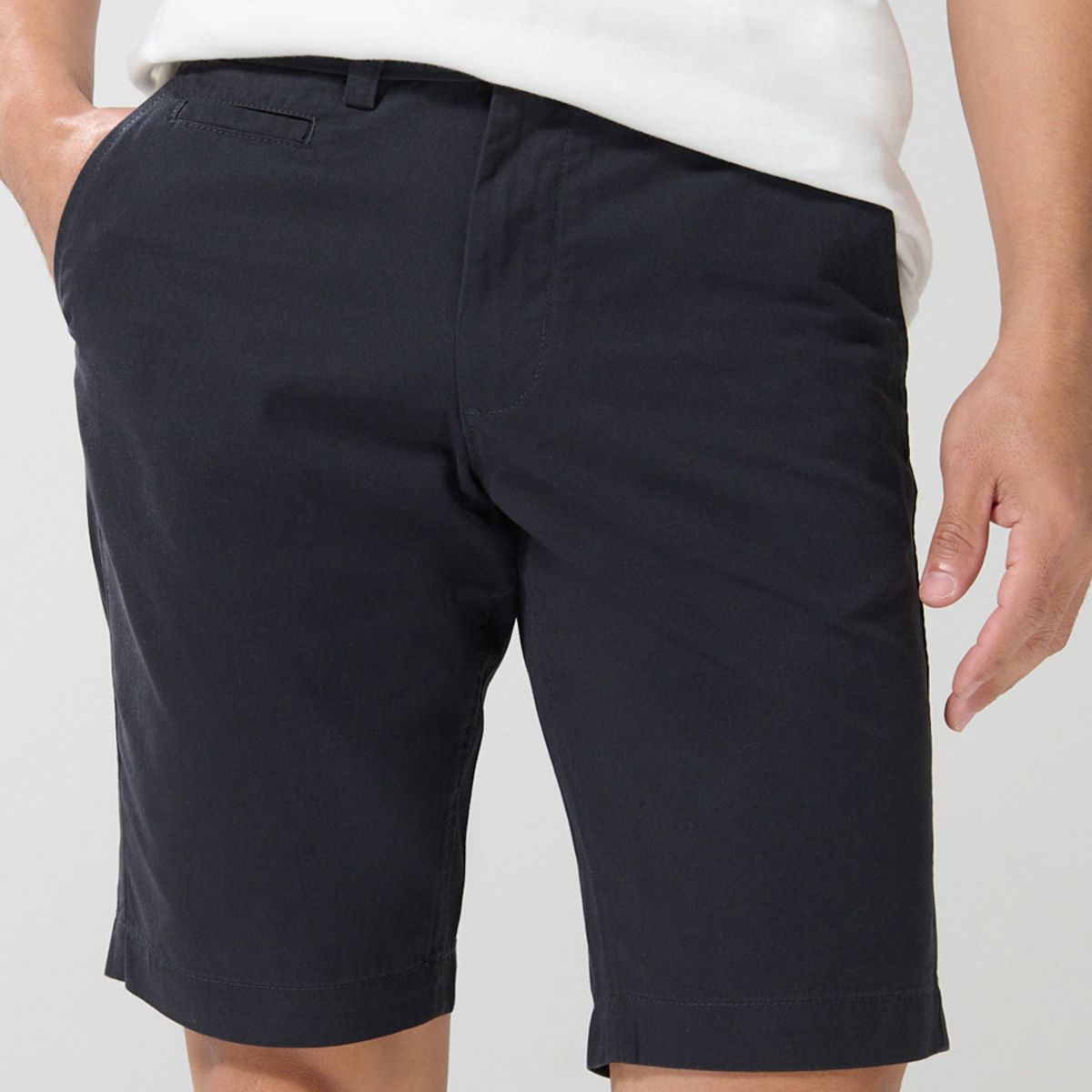 KOAJ - KOAJ Bermuda de dril unicolor con tiro bajo y bolsillos Hombre