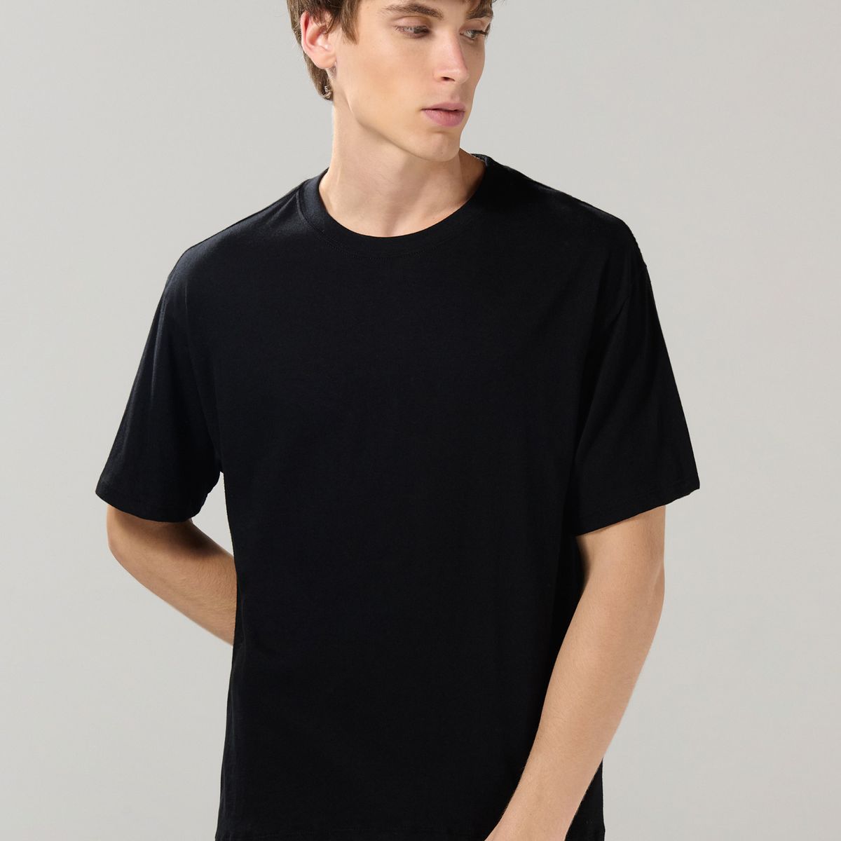 KOAJ - KOAJ Camiseta en algodón unicolor manga corta con hombro ro Hombre