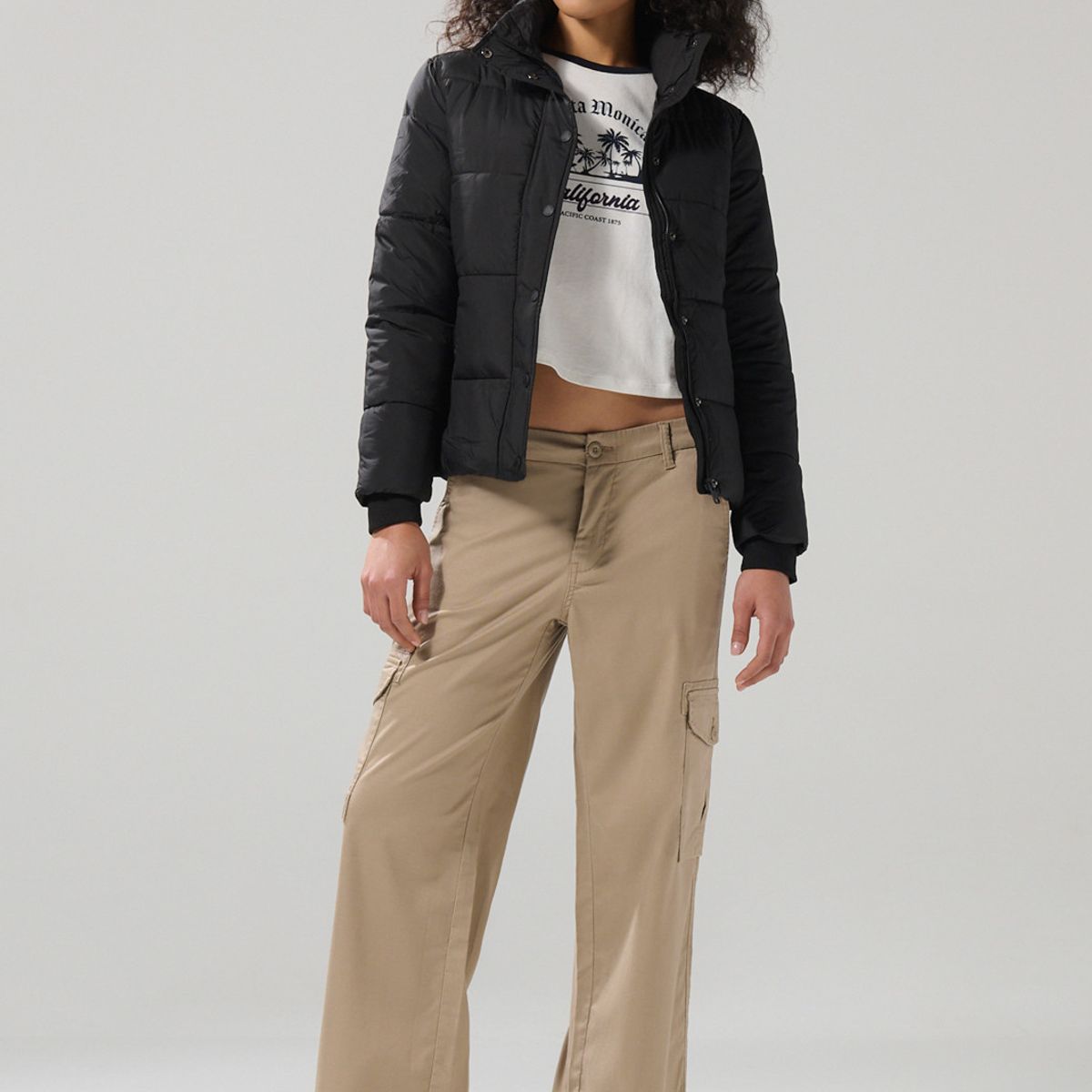 KOAJ - KOAJ Chaqueta unicolor acolchada ajustada con cuello alto y Mujer