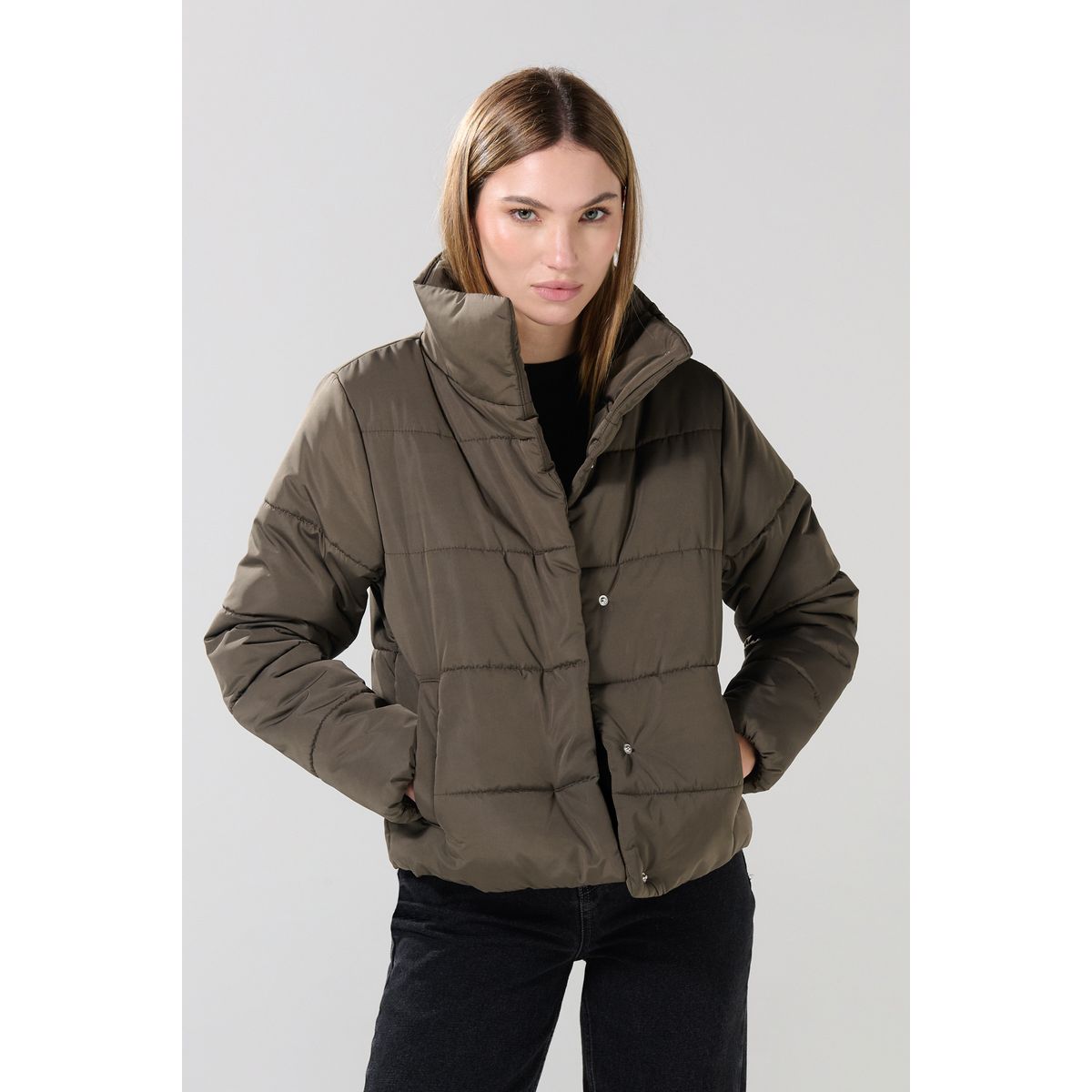 KOAJ - KOAJ Chaqueta acolchada unicolor con cuello alto y broches Mujer