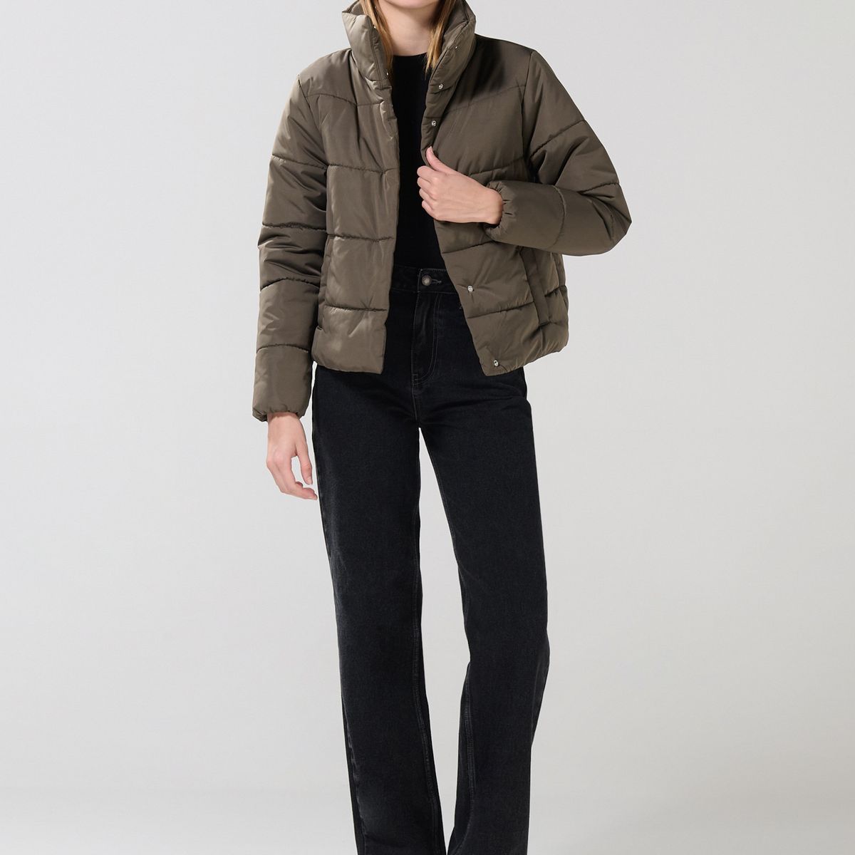 KOAJ - KOAJ Chaqueta acolchada unicolor con cuello alto y broches Mujer