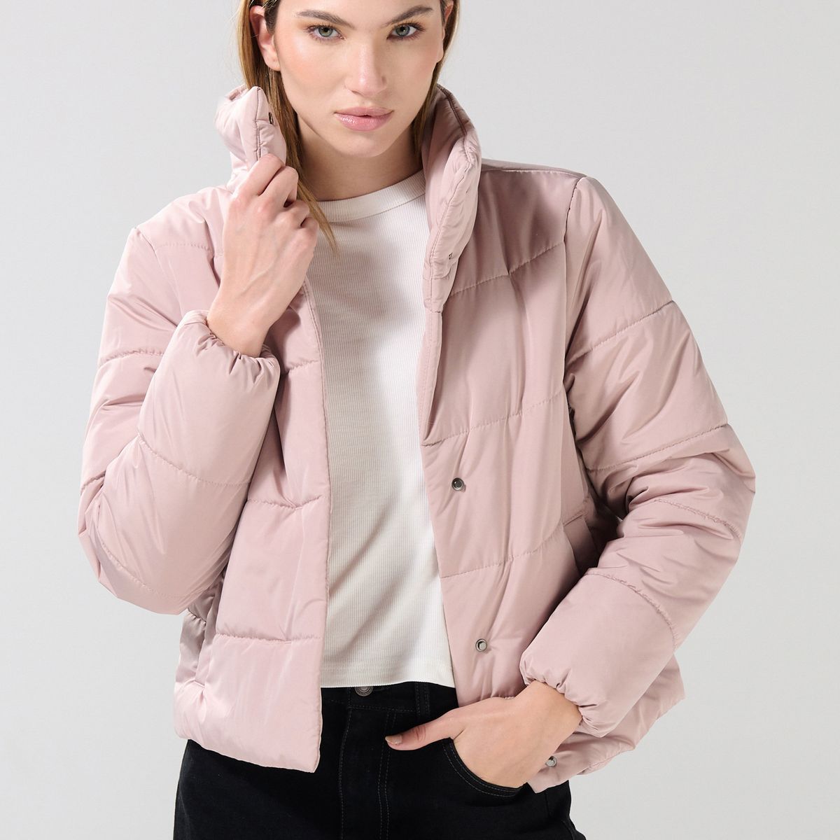 KOAJ - KOAJ Chaqueta acolchada unicolor con cuello alto y broches Mujer
