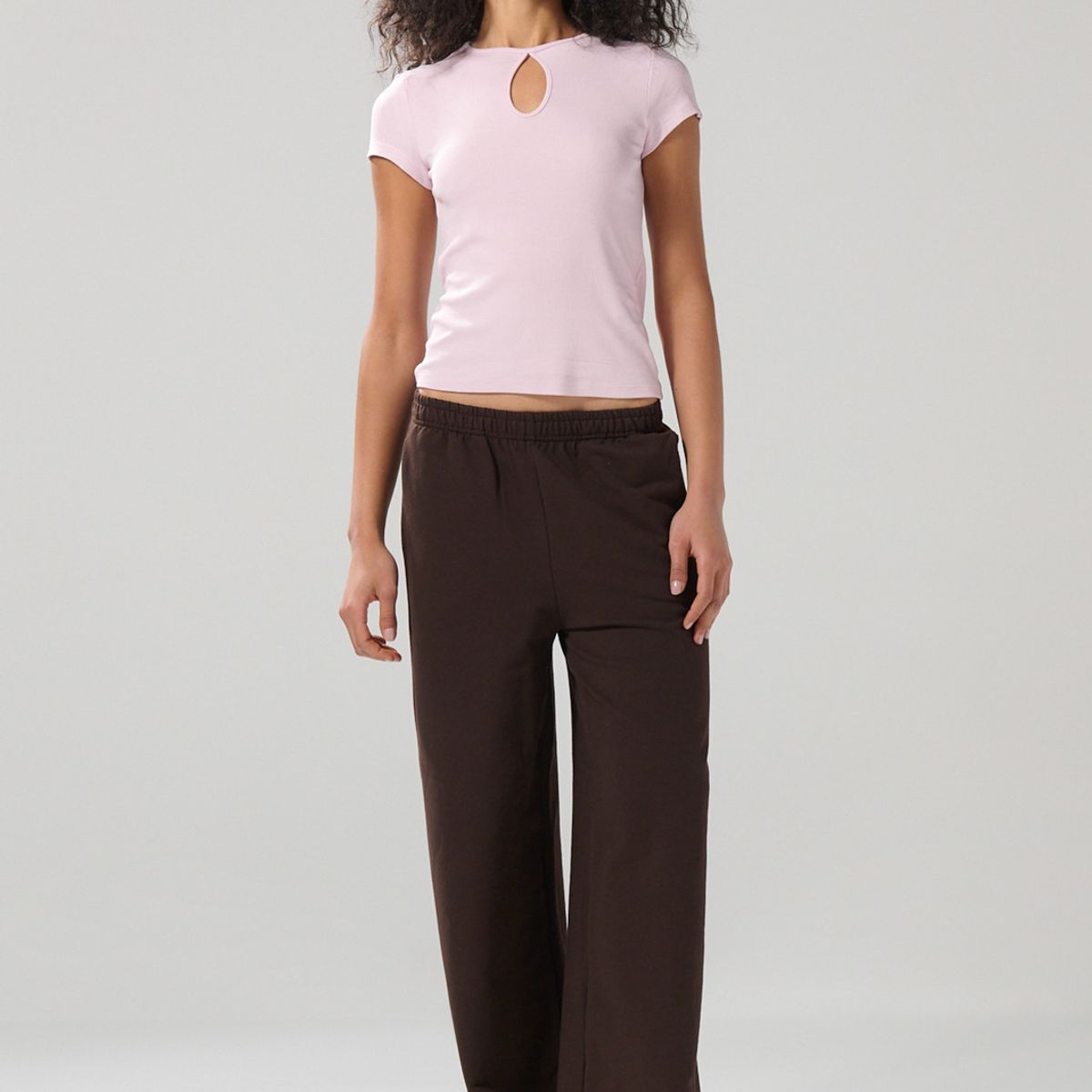 KOAJ - KOAJ Camiseta manga corta unicolor con abertura en frente Mujer