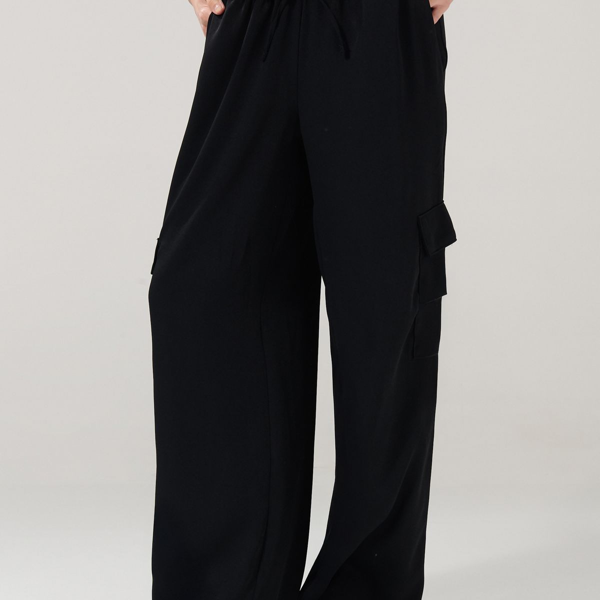 KOAJ - KOAJ Pantalón palazzo negro cargo con bolsillos utilitarios Mujer