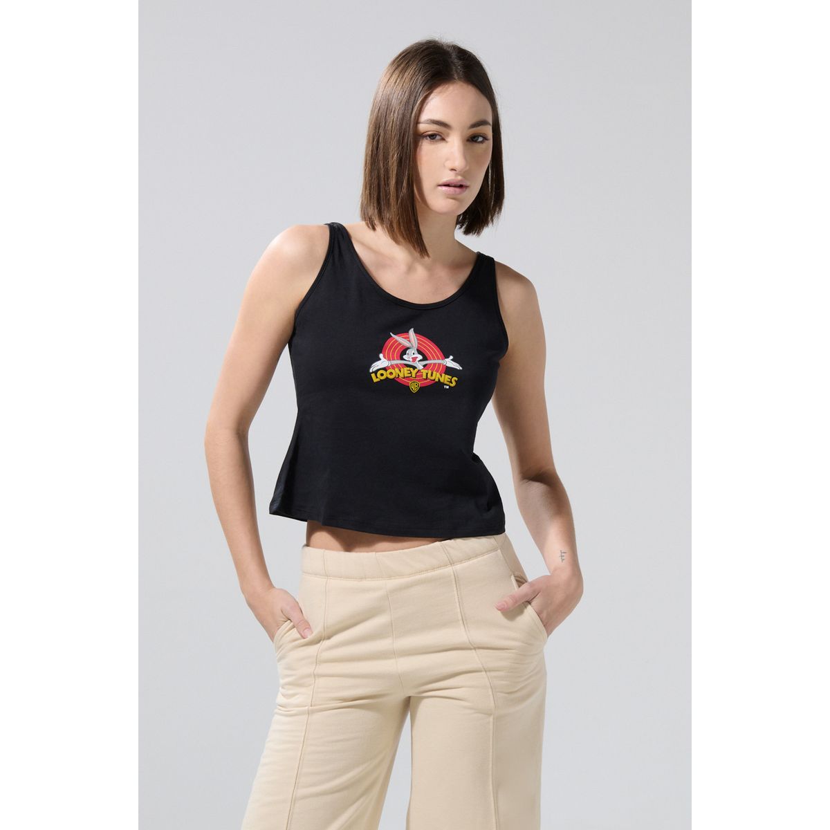 KOAJ - KOAJ Camiseta negra manga sisa con arte de Looney Tunes Mujer