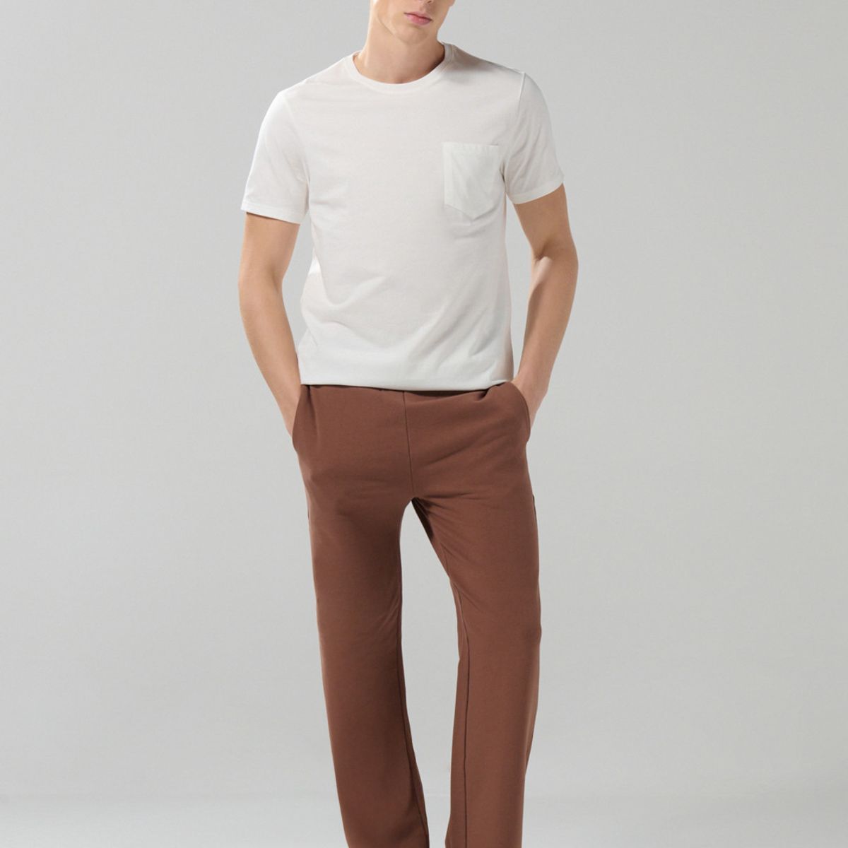 KOAJ - KOAJ Pantalón jogger unicolor con cintura elástica y bolsill Hombre