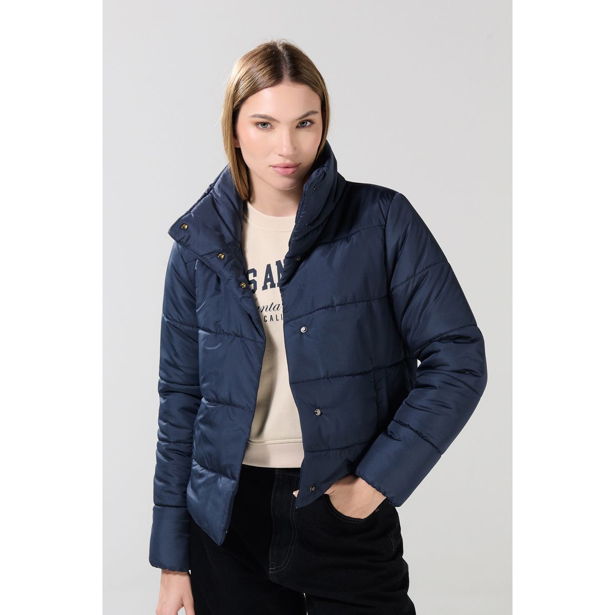 KOAJ - KOAJ Chaqueta acolchada unicolor con cuello alto y broches Mujer