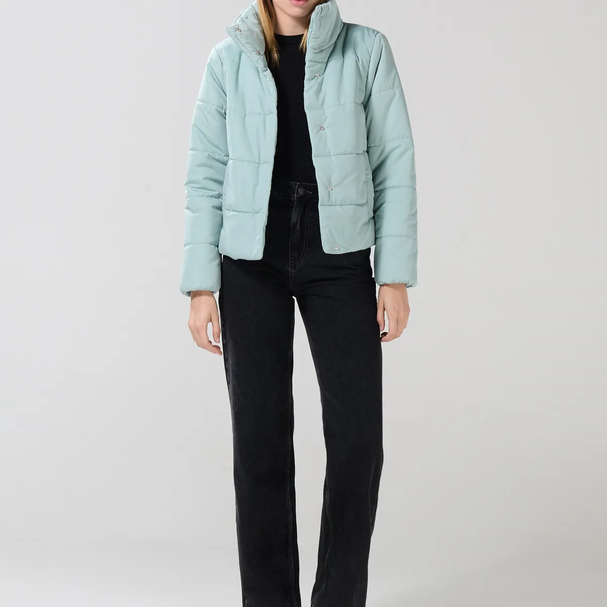 KOAJ - KOAJ Chaqueta acolchada unicolor con cuello alto y broches Mujer