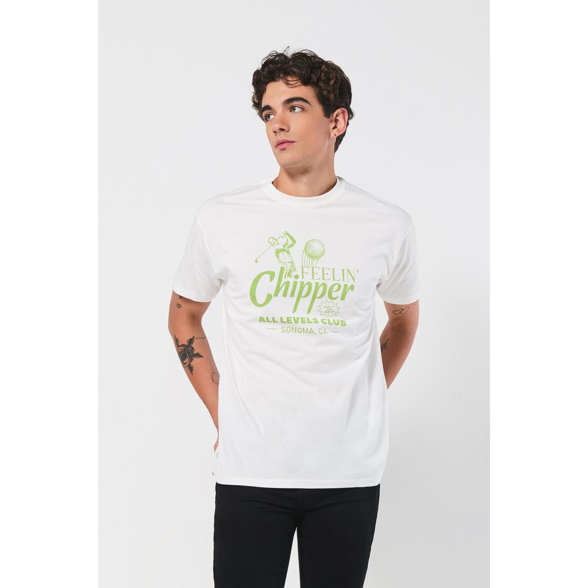 KOAJ - KOAJ Camiseta crema cuello redondo con arte college deportiv Hombre