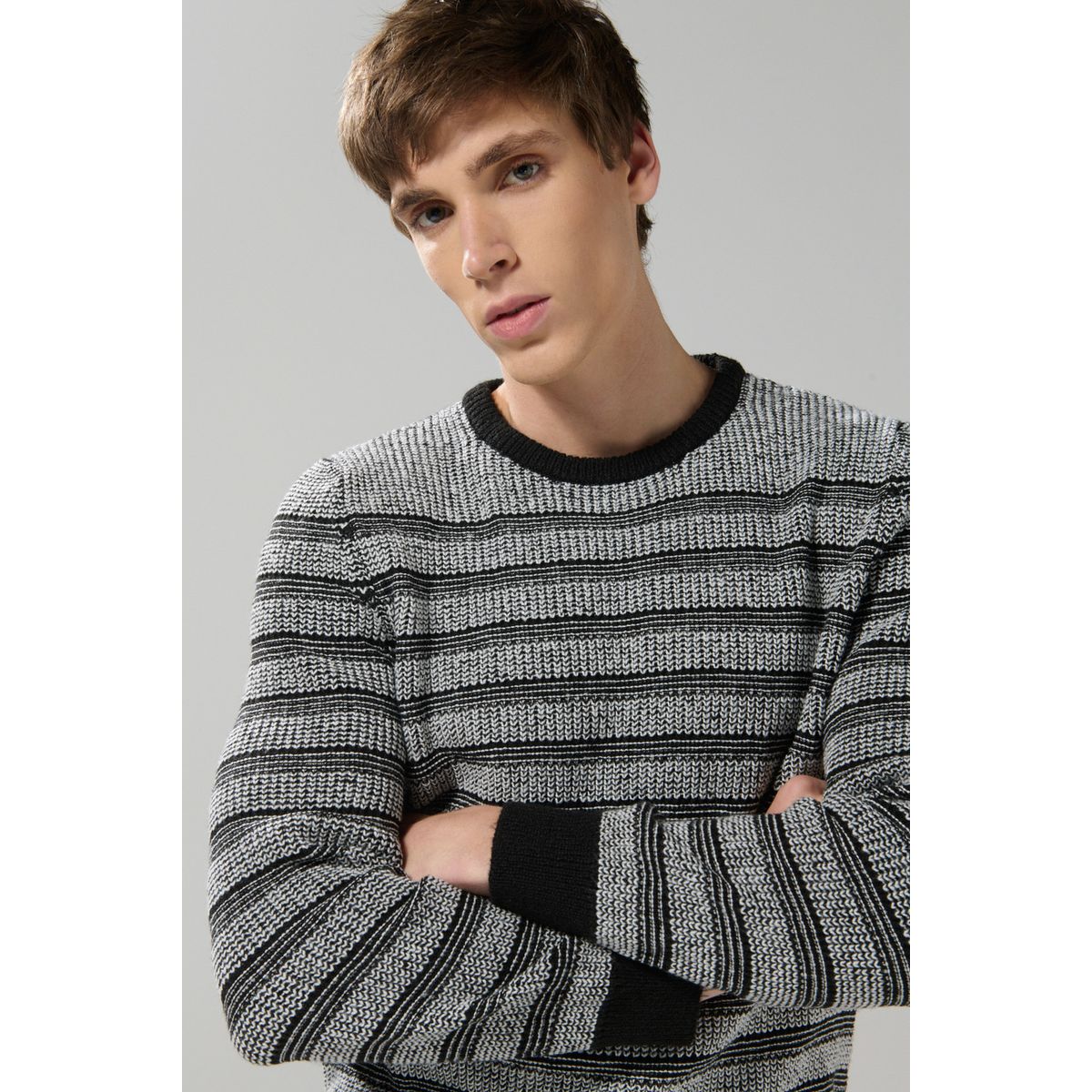 KOAJ - KOAJ Suéter unicolor cuello redondo tejido a rayas Hombre