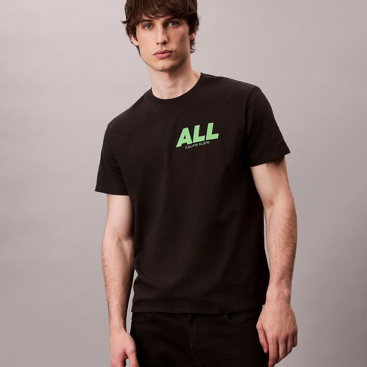 CALVIN KLEIN - Camiseta negra con estampado gráfico All Calvin Klein