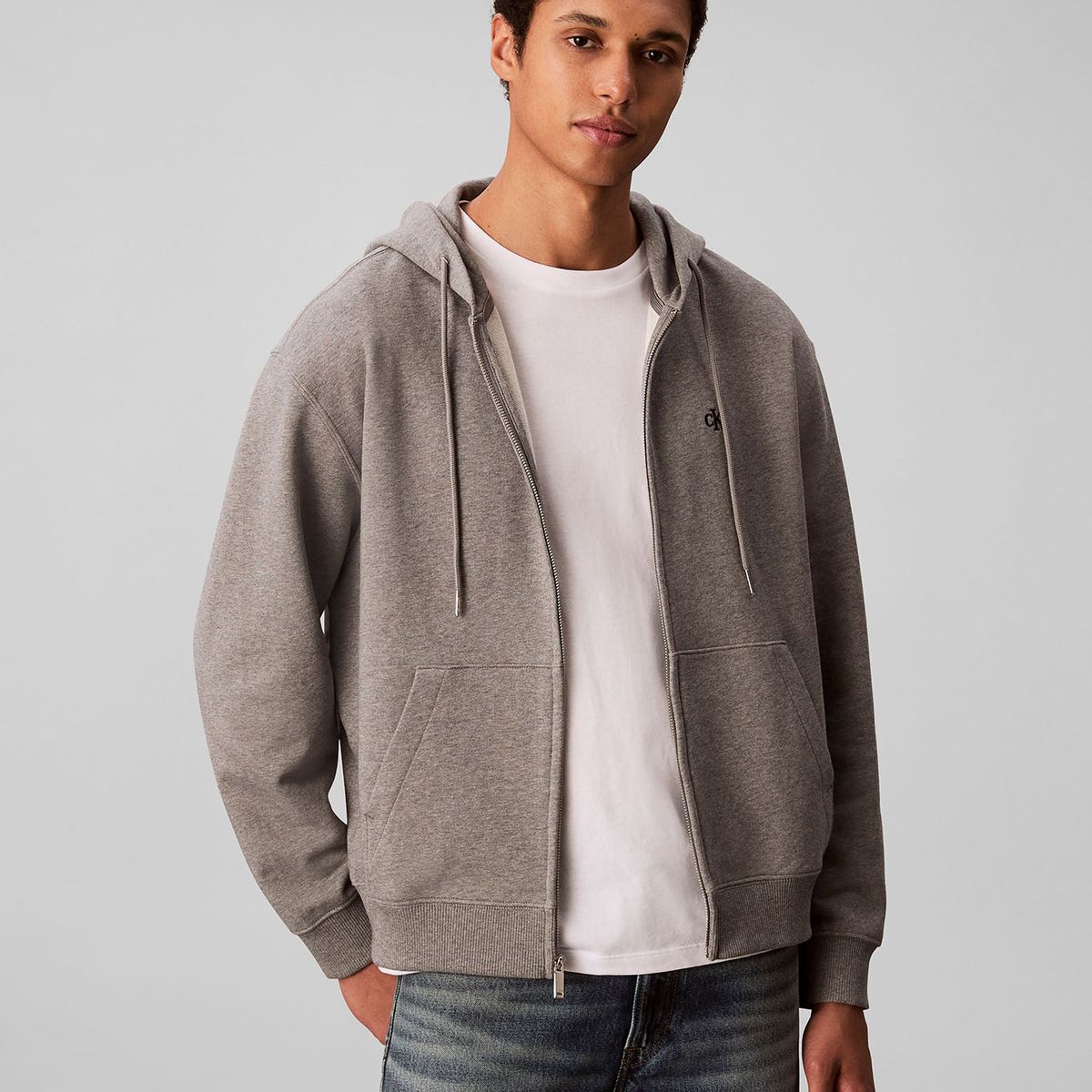 CALVIN KLEIN - Buzo gris con capota y cierre de cremallera Calvin Klein