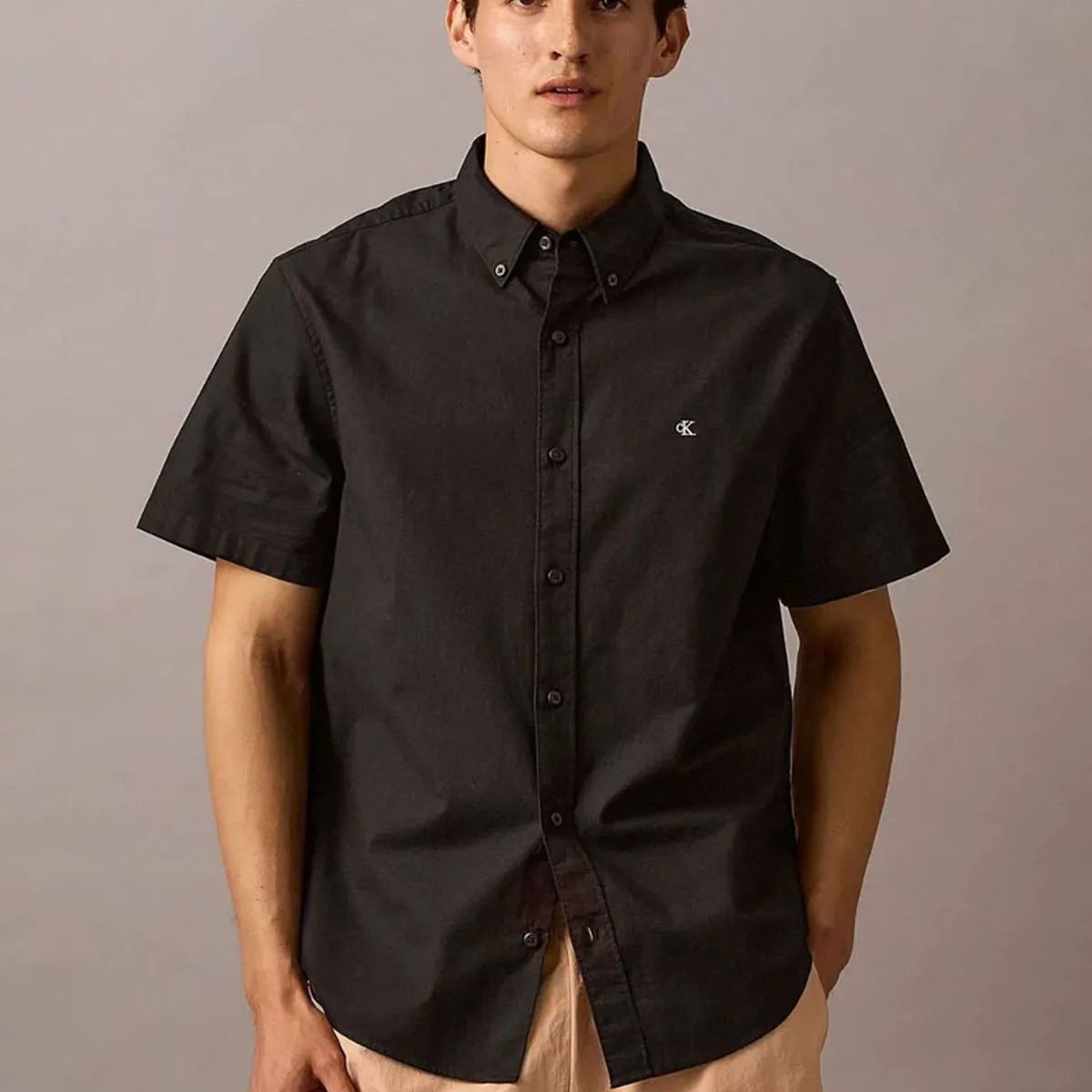 CALVIN KLEIN - Camisa negra oxford clásica de manga corta Calvin Klein