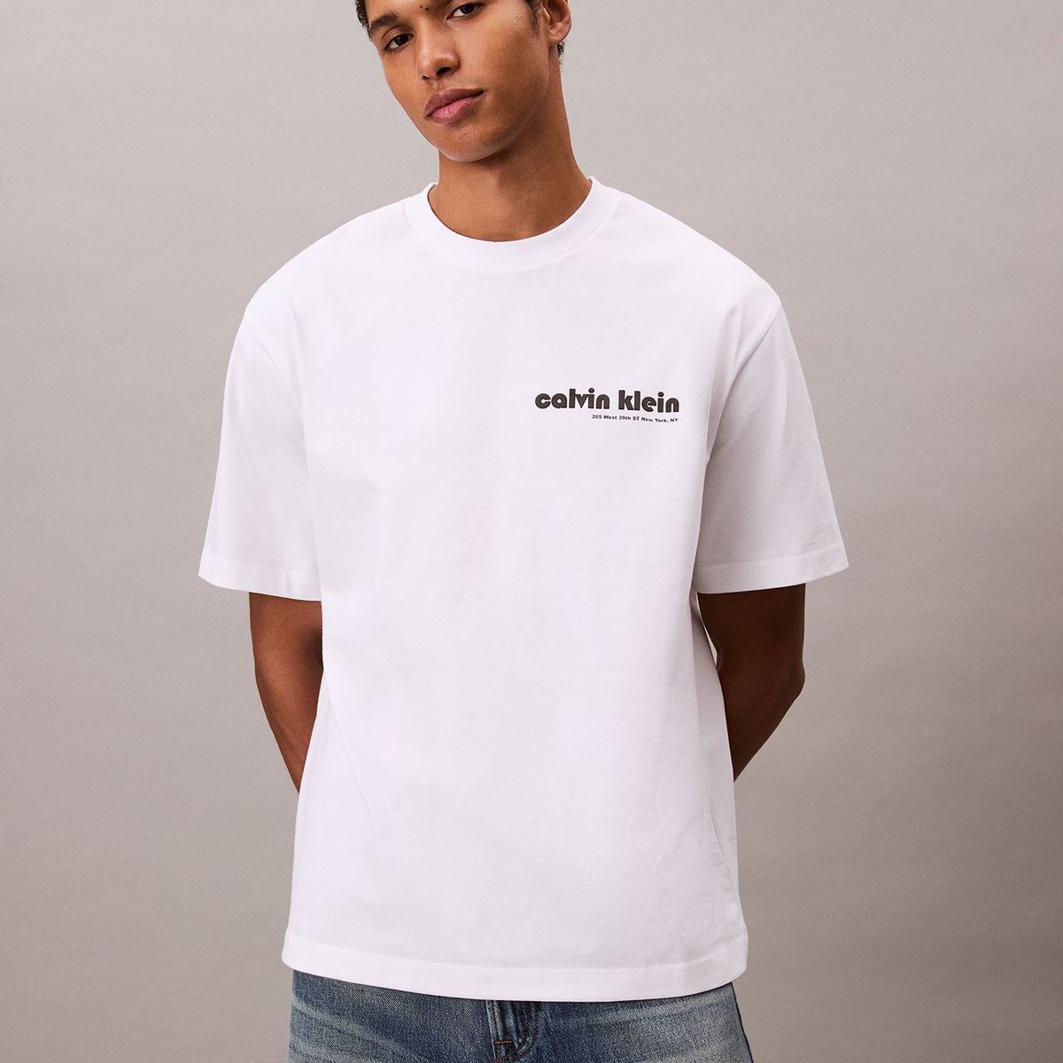 CALVIN KLEIN - Camiseta blanca con logotipo bordado Calvin Klein